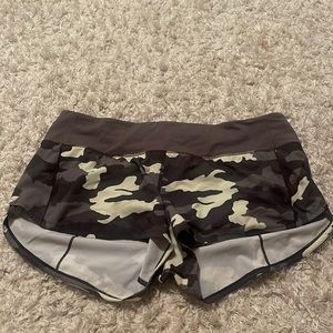 Lululemon Camo Speed up Shorts 2.5 ins